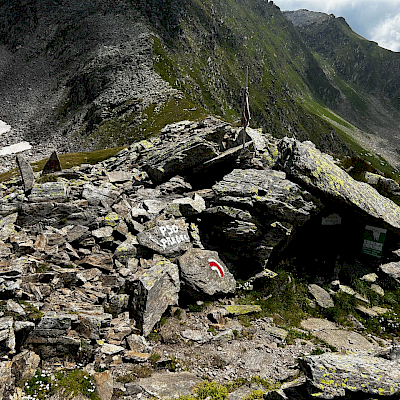 Alpe Casaccia - Passo Columbe - Passo del Sole - Passo Predelp - Acquacalda